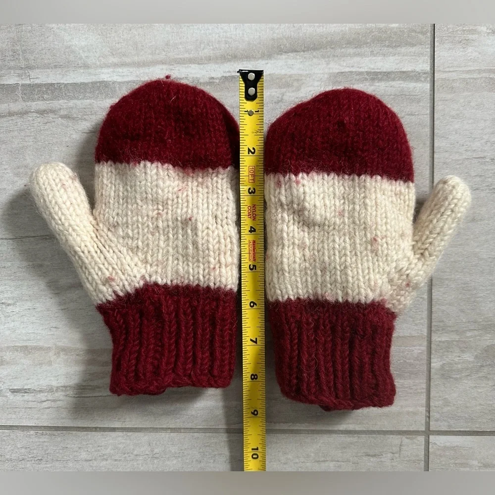 Mittens - Picture 5 of 6